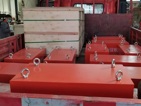 電磁自卸除鐵器現場安裝2